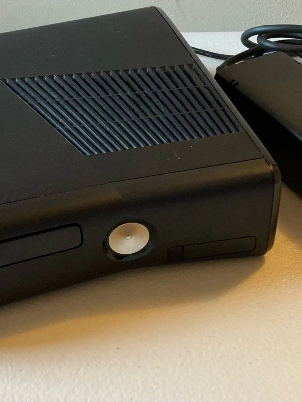 Microsoft Xbox 360 250GB Console Black Model 1439 Wi-Fi HDMI NTSC w/ Power Cord